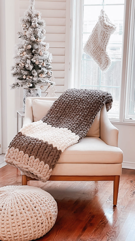 Healing Hand, Chunky Knit Blankets Earl Grey