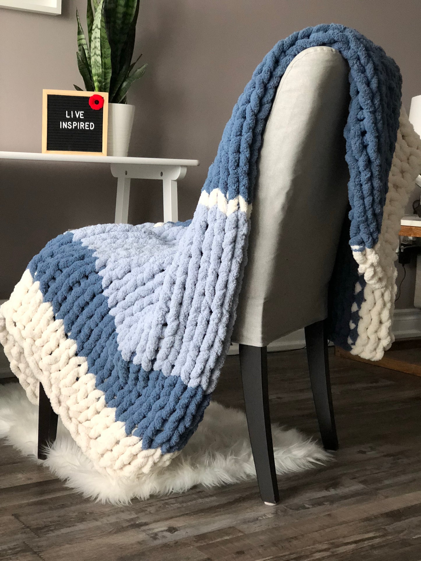 Healing Hand, Chunky Knit Blankets Cottage Blue