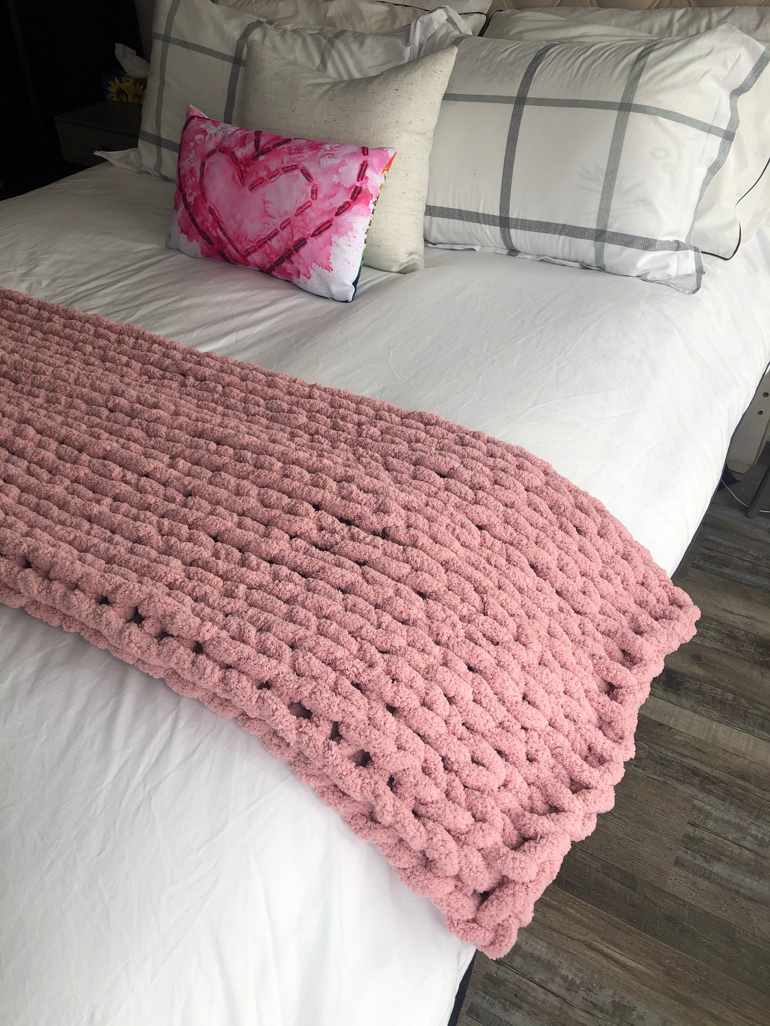 Pink Chunky Throw Knit Blanket For Bed Healing Hand, Chunky Knit