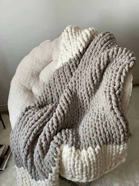 Healing Hand, Chunky Knit Blankets Light Grey with White Ends
