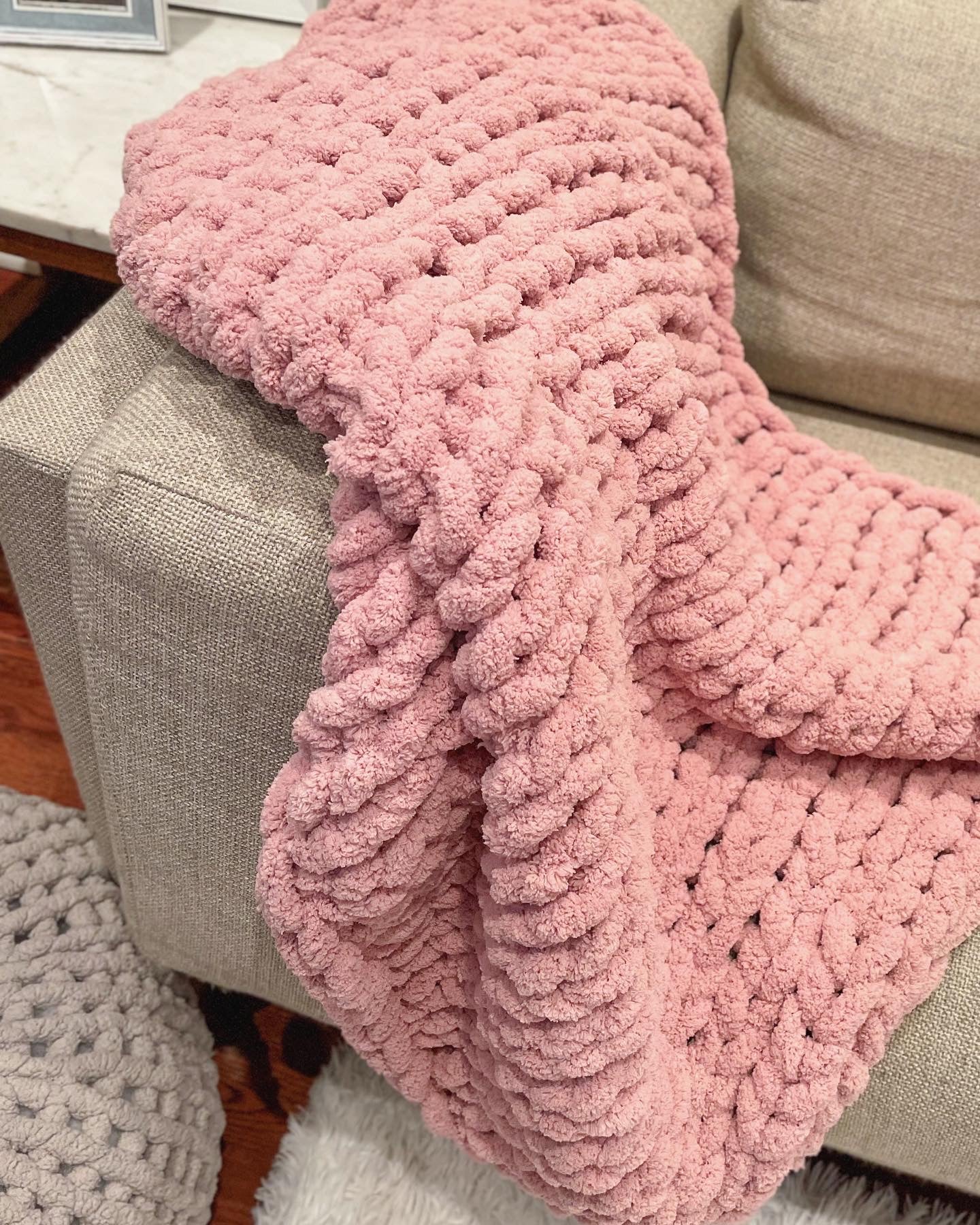 HEARTH & STONE Chunky Knit Blanket 50x60 - Fluffy Weighted Throw Blanket  - Hand Made Yarn Knitted, Braided Warm Blankets for Bed Sofa (Blush Pink)