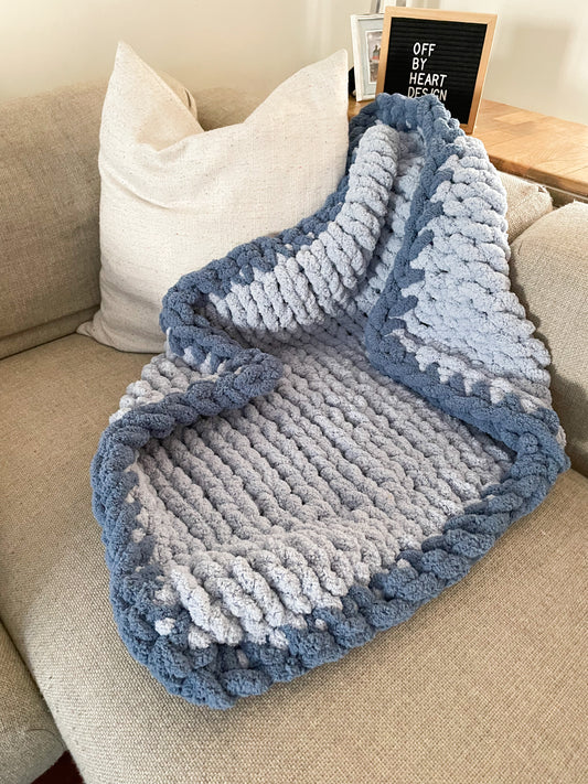 Healing Hand, Chunky Knit Baby Blankets - Baby Blue with a Cottage Blue edge