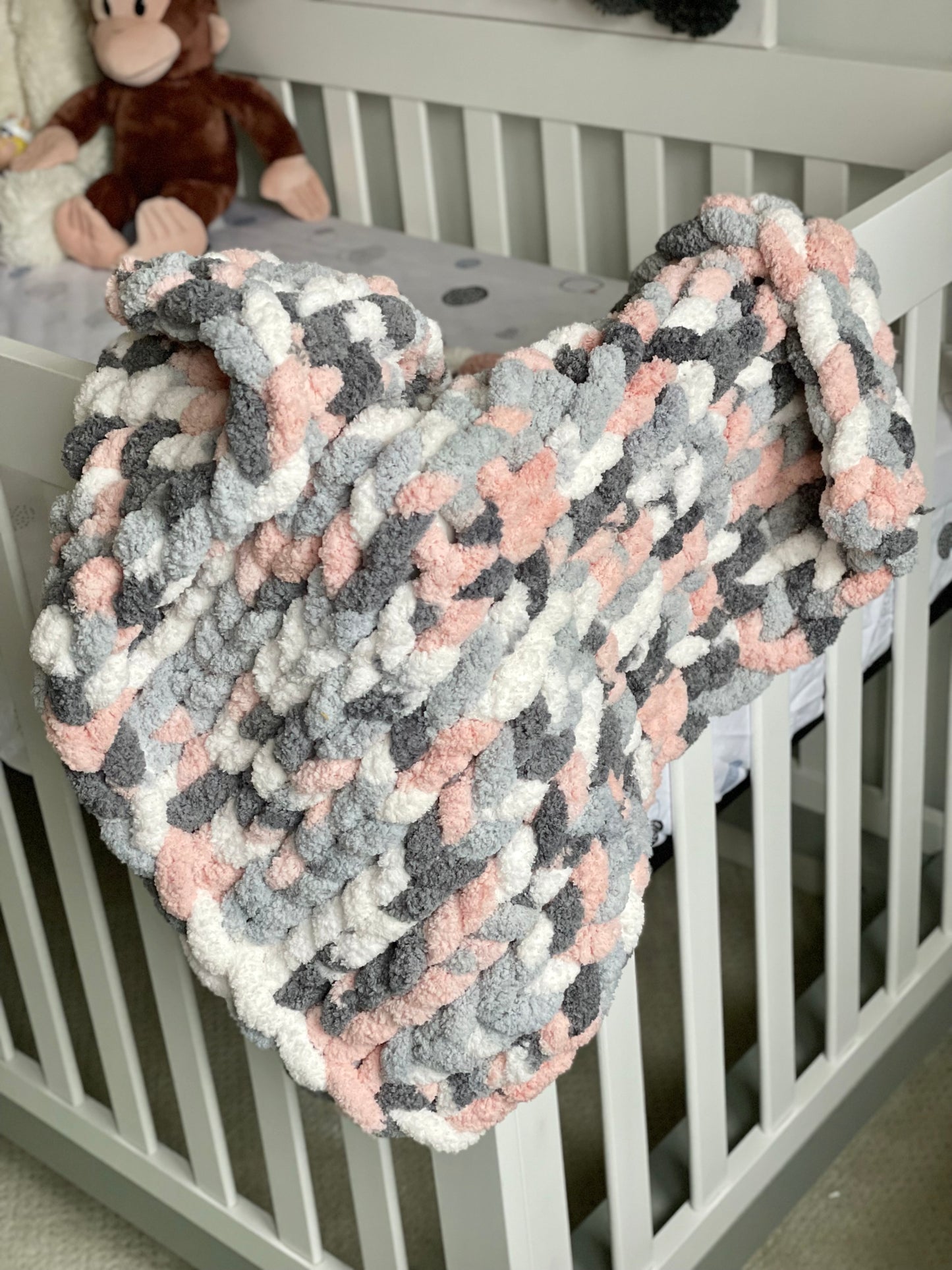 Healing Hand, Chunky Knit Baby Blankets - Pink marble mix