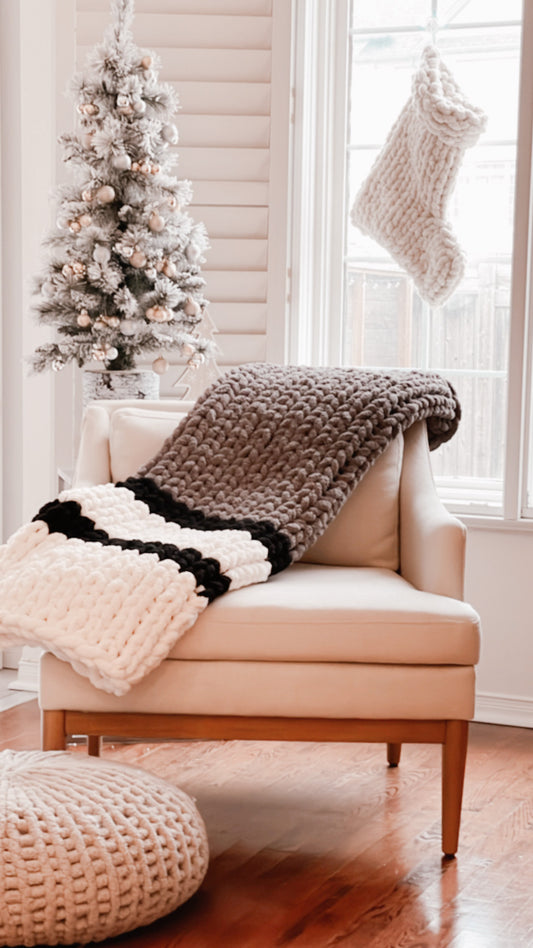 Healing Hand, Chunky Knit Blankets Grayson