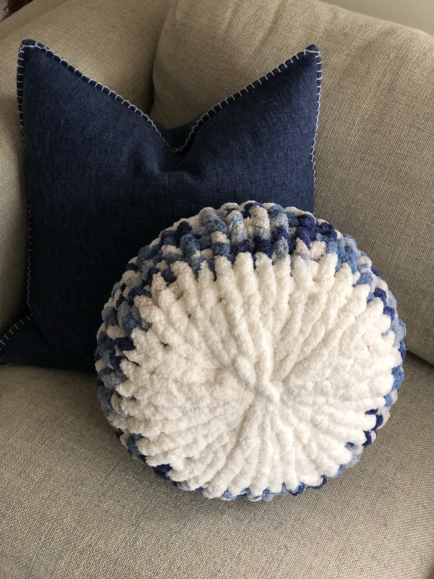 18” Multi Blue Chunky Knit Circle Throw Pillow