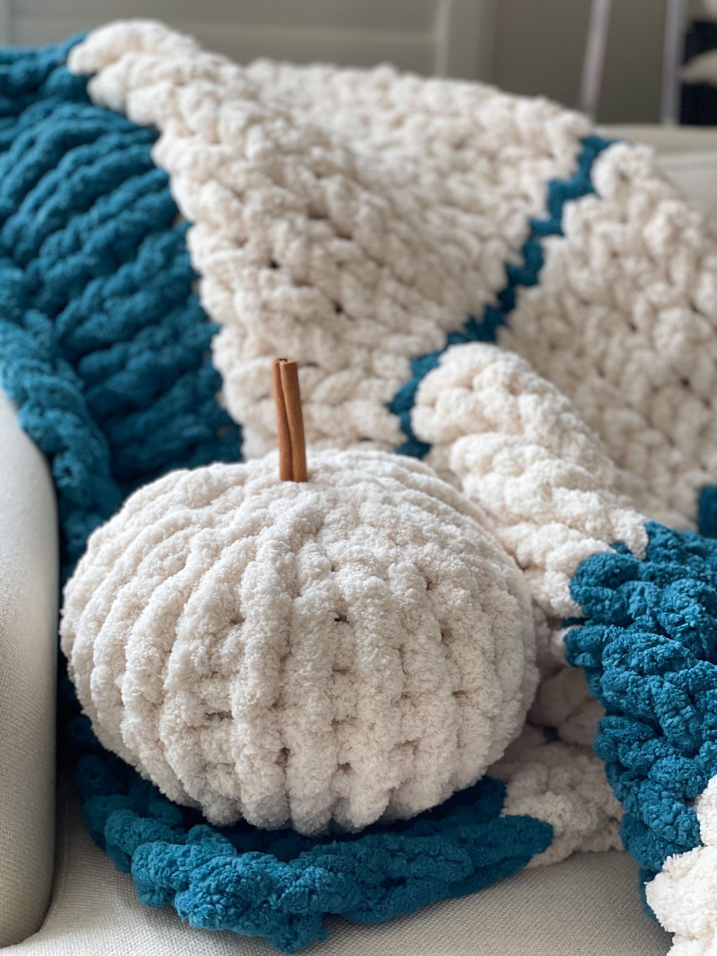 Healing Hand, Chunky Knit Blankets Teal with Oatmeal Blanket & Pumpkin Pillow Set