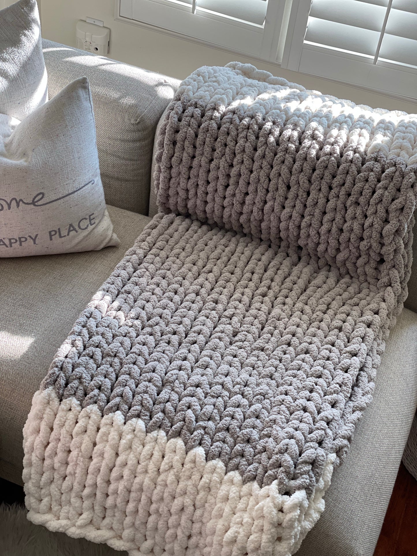 Healing Hand, Chunky Knit Blankets Light Grey with White Ends