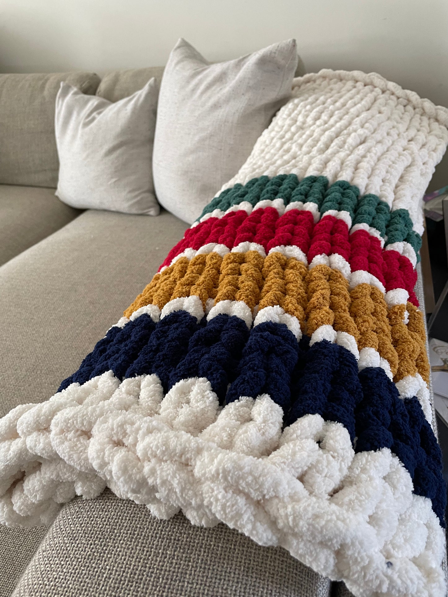 Healing Hand, Chunky Knit Blankets The Explorer