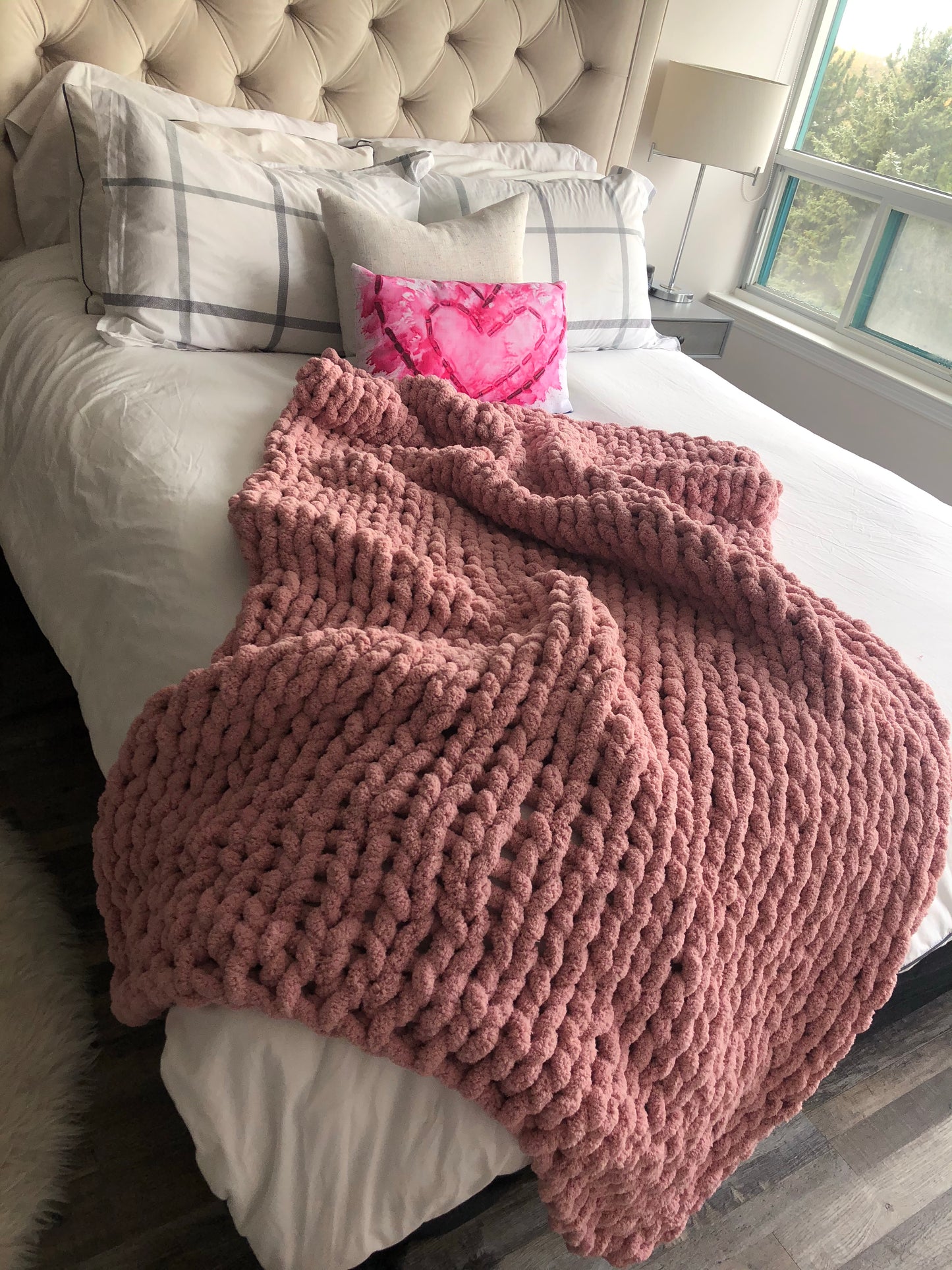 Healing Hand, Chunky Knit Blankets Pretty in Pink