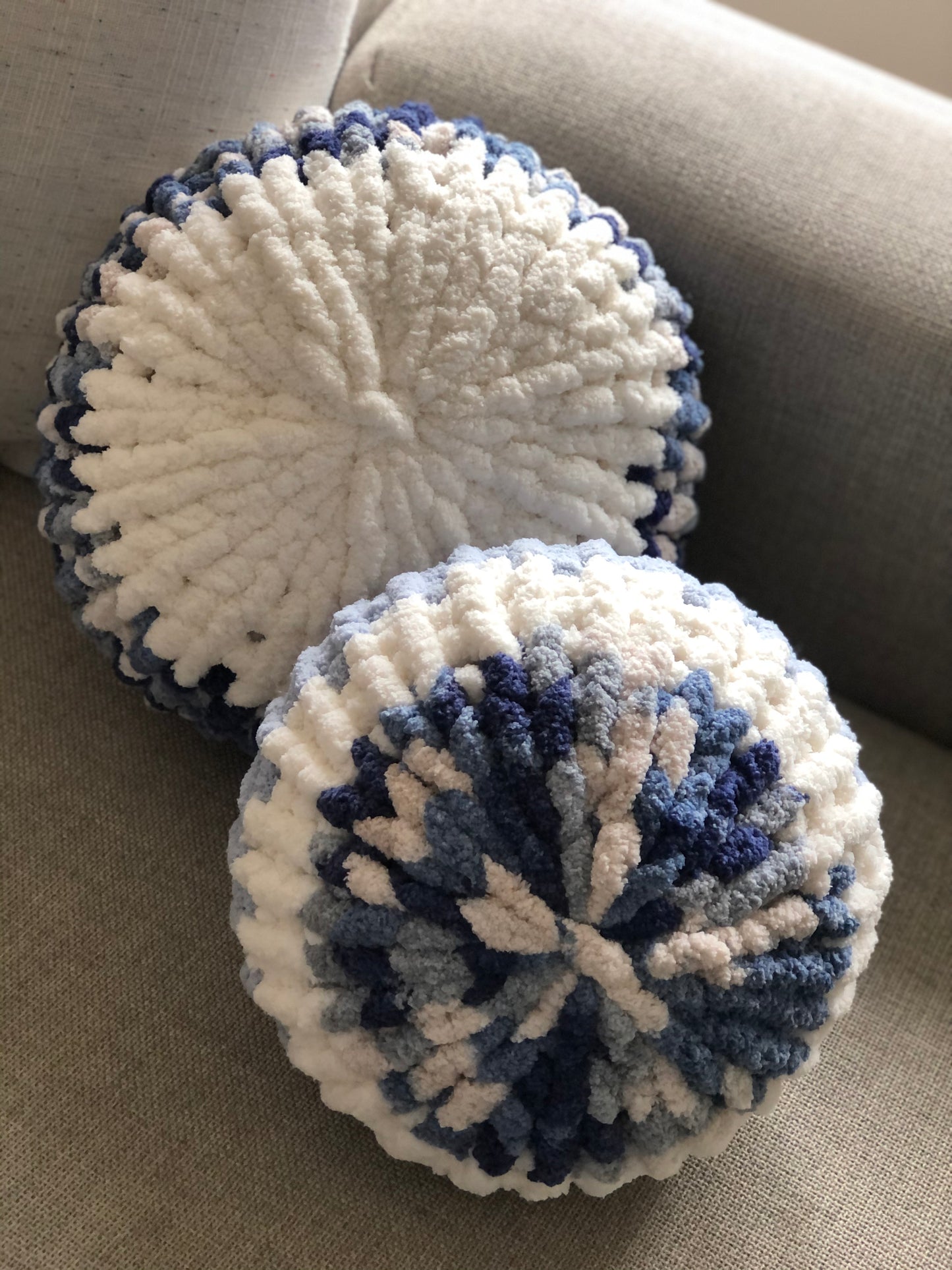 Pillow Set - 16” & 18” Multi Blue Chunky Knit Circle Throw Pillow